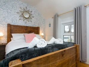 3 slaapkamers, een strijkplank/strijkijzer, gratis wifi, beddengoed