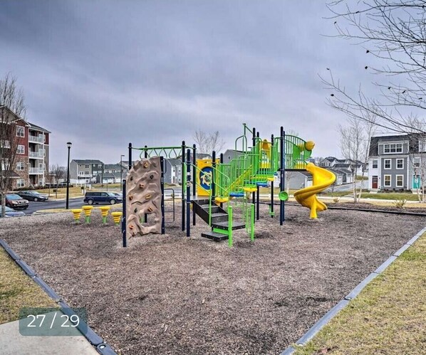 Children’s area - Modern Townhome 4Mi to Downtown Frederick! (Frederick)