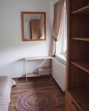 1 bedroom, WiFi, bed sheets