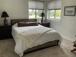 4 bedrooms, desk, iron/ironing board, free WiFi