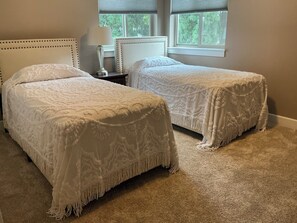 4 Schlafzimmer, Schreibtisch, Bügeleisen/Bügelbrett, kostenloses WLAN