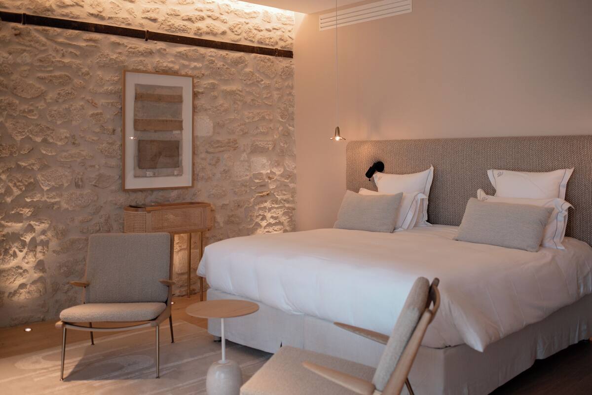 Double Room | In-room safe, blackout drapes, soundproofing, iron/ironing board
