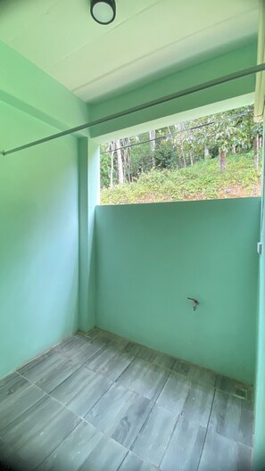 Habitación triple | Terraza o patio