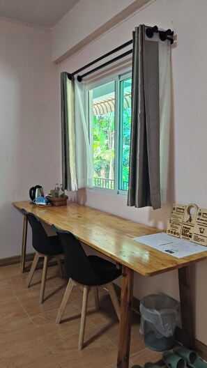 Double Room | Desk, blackout drapes, free WiFi - Makorn Nonkleng (Thung Song)