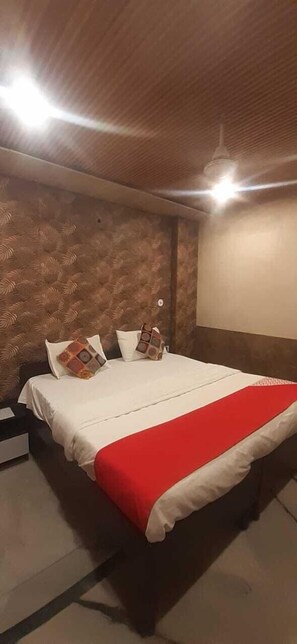 Classic Room | Free WiFi - MERO RESIDENCY (New Delhi)