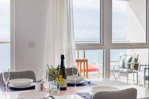 تناول الطعام