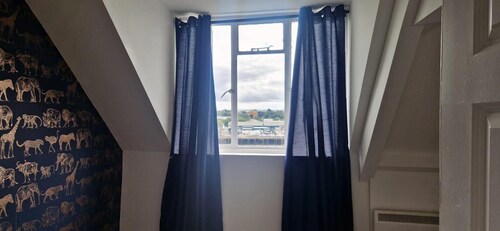 Cork Apartment With River Views -cosy in Cork