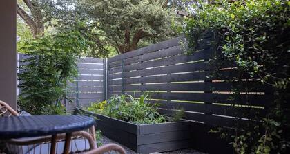 *NEW Central Austin | Sleeps 12 - WalkerVR Firefly