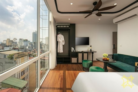Luxury Room, City View | In-room safe, desk, laptop workspace, blackout drapes. Hanoi Grandeur Hotel