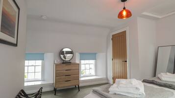 2 bedrooms, individually decorated, individually furnished, free WiFi