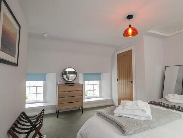 2 bedrooms, individually decorated, individually furnished, free WiFi