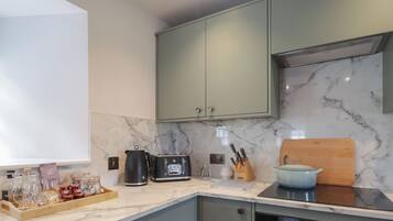 Dishwasher, cookware/dishes/utensils