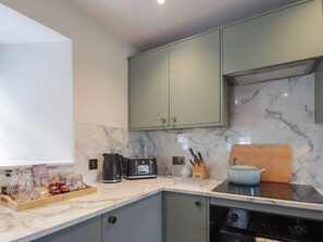 Dishwasher, cookware/dishes/utensils