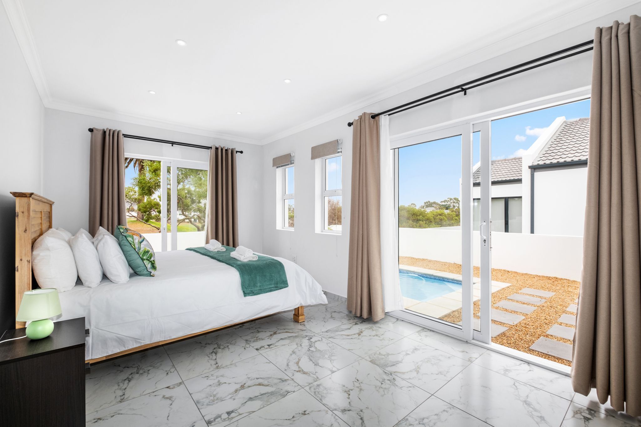 المنشأة من الداخل