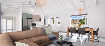 Sunlit Oasis Ocean and Golf Retreat