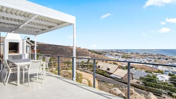 House (3 Bedrooms) | Front of property