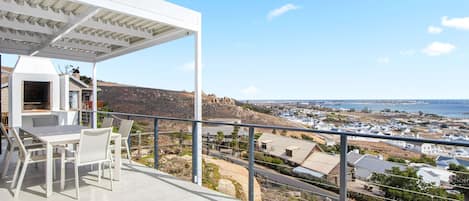 House (3 Bedrooms) | Front of property