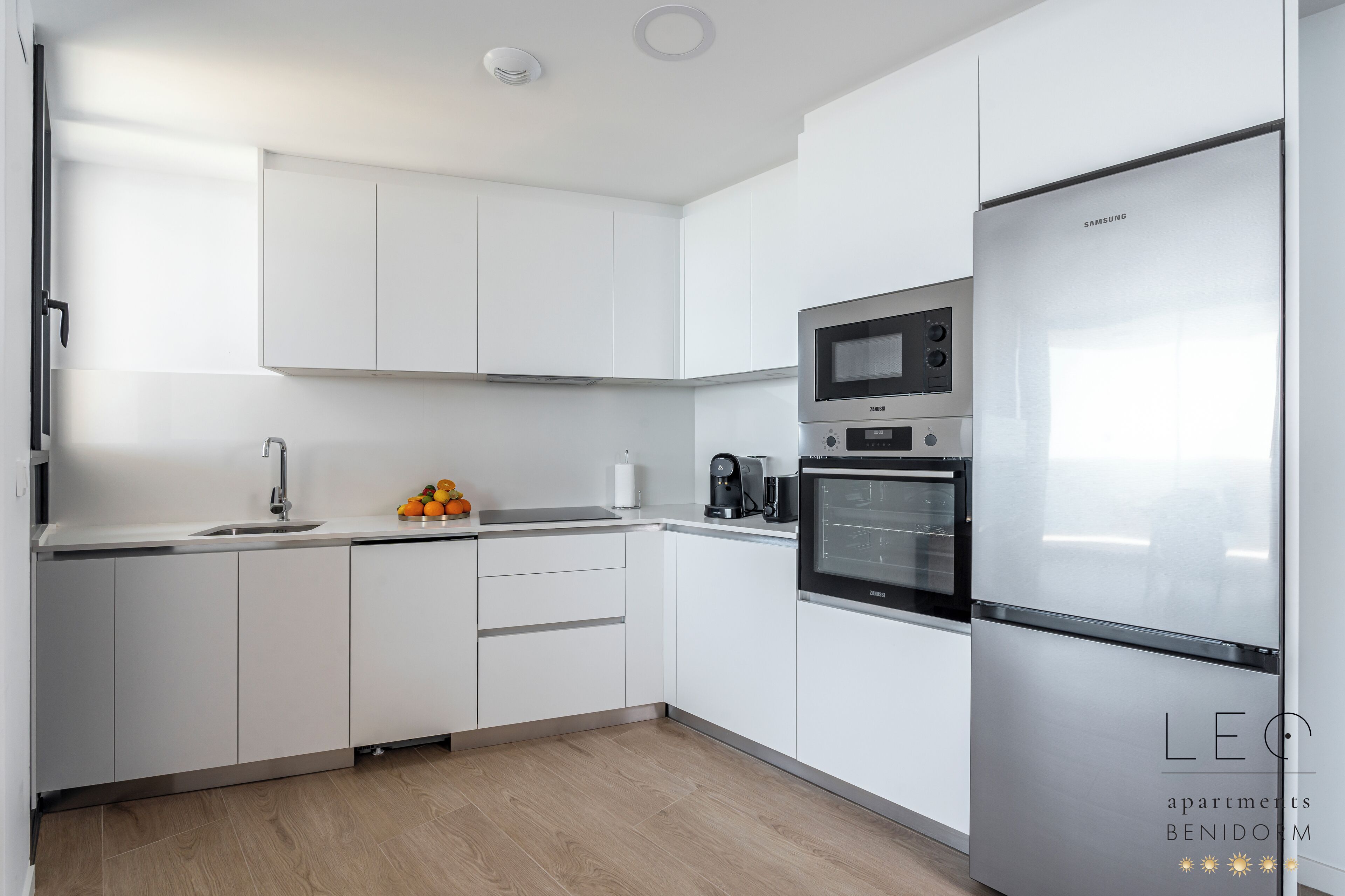 Deluxe Apartment, Balcony, Sea View | Private kitchen | Electric kettle