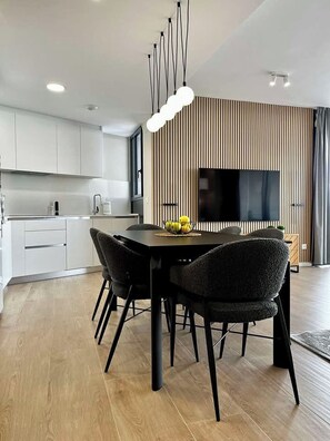 Executive Apartment, Balcony, Sea View | Living area