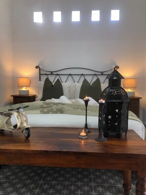 1 bedroom, iron/ironing board, internet, bed sheets