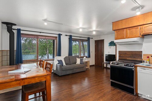 Kenai Riverside Escape