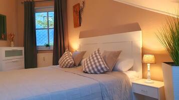 Iron/ironing board, WiFi, bed sheets