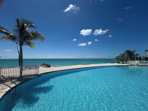 Waterfront King Suite at Bimini Cove Resort & Marina – Ground Floor, Marina View