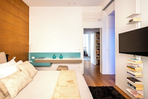 شقة - غرفة نوم واحدة - منظر للفناء | مكواة/لوح كي وواي فاي مجانًا