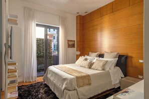 Apartment, 1 Bedroom, Courtyard View | Iron/ironing board, free WiFi