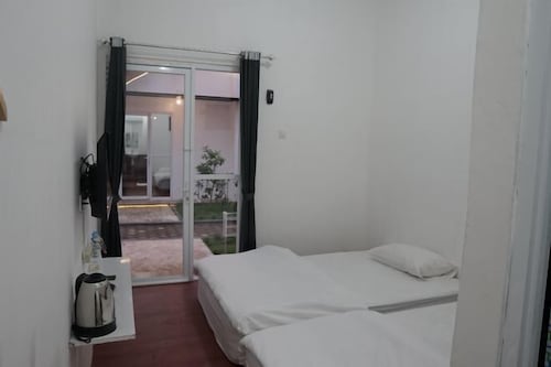 Sambas Cottages