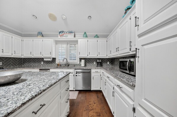 Microwave, oven, stovetop, dishwasher