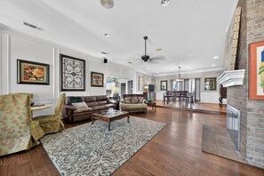 TV - Right at Home-Midland Saddle Club (Midland)