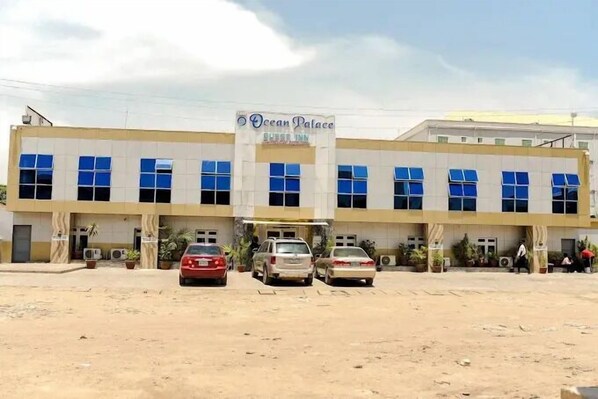 Front of property - Ocean Palace Guest Inn (Kano)