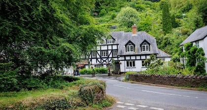 The Rock Inn Hotel (Pub & Restaurant)