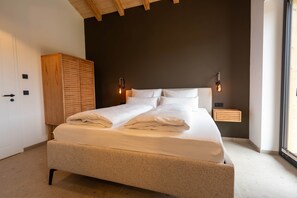 3 عدّة غرف نوم وواي فاي وملاءات أسرّة