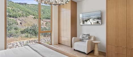 3 slaapkamers, een strijkplank/strijkijzer, wifi, beddengoed