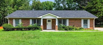 NEW! Family Getaway 9BR Open-Concept Retreat