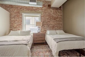 1 chambre, lit parapluie, Wi-Fi gratuit, draps fournis