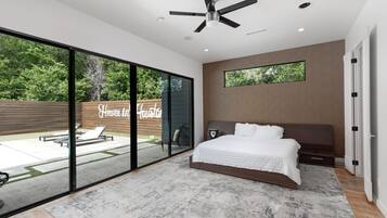 9 habitaciones, escritorio y tabla de planchar con plancha