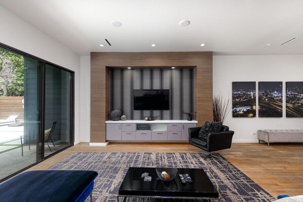 TV, fireplace, stereo, offices