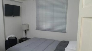 3 quartos, ferros/tábuas de passar roupa, Wi-Fi, roupa de cama