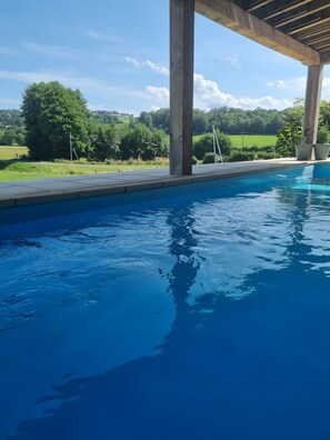 Pool - Holiday Home 'La Grande Maison De Janaillat' with Private Terrace, Private Garden and Wi-Fi (Janaillat)