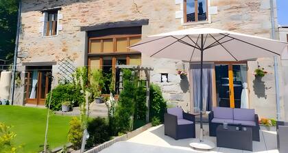 Holiday Home 'La Grande Maison De Janaillat' with Private Terrace, Private Garden and Wi-Fi