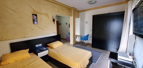 1 habitación, wifi y ropa de cama