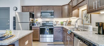 4 Mi to National Sports Center: Apt in Blaine