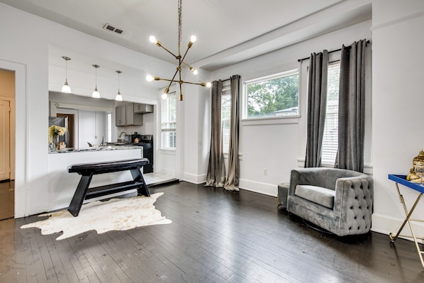 House (2 Bedrooms) | Interior