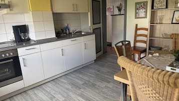 Micro-ondes, four, plaque de cuisson, lave-vaisselle