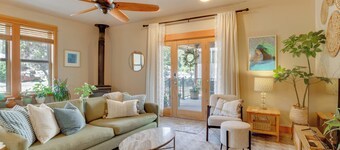 Half-mi to Scotts Mills Falls: Wine Country Apt