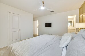 House (3 Bedrooms) | Interior - ~ 10 Mi to Dallas Hospitals: Stylish Home w/ Yard! (Dallas)