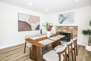 Dining - Fun 3BR w/ Pool & Slide – Pet Friendly in San Jose (San Jose)